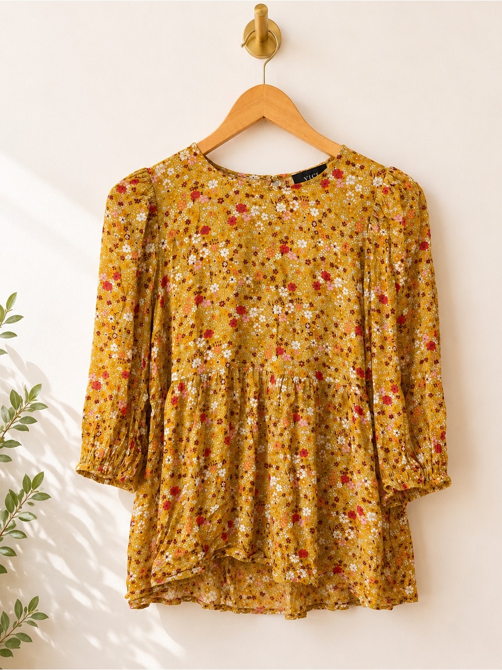 🌼 3/$15 Vici Mustard Floral Peplum Blouse
